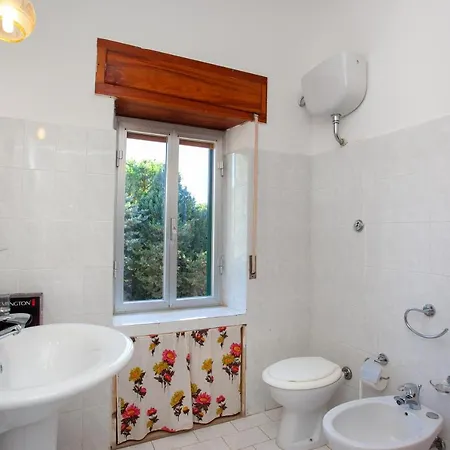 Erminia House - Orange Flat